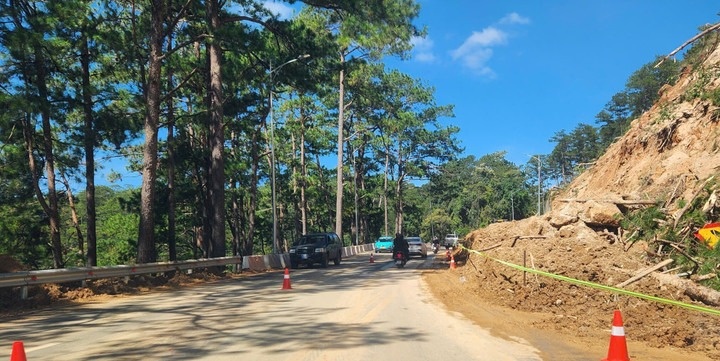 Thong deo noi Da Lat-Khanh Hoa: Loai phuong tien nao con bi han che hinh anh