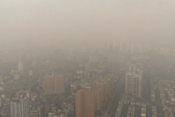 Khong khi Ha Noi xau tro lai, tiem an nguy co anh huong suc khoe hinh anh