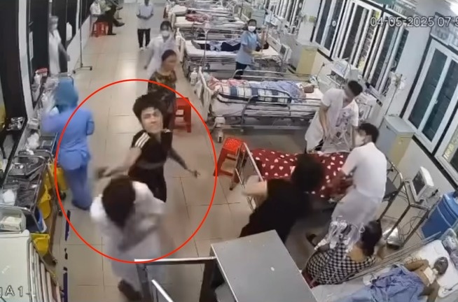 Hanh hung nhan vien y te co the bi xu ly hinh su, xin loi cong khai hinh anh