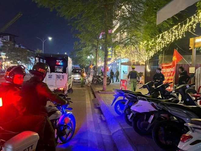 Tam giam tai xe,  tong canh sat anh 2