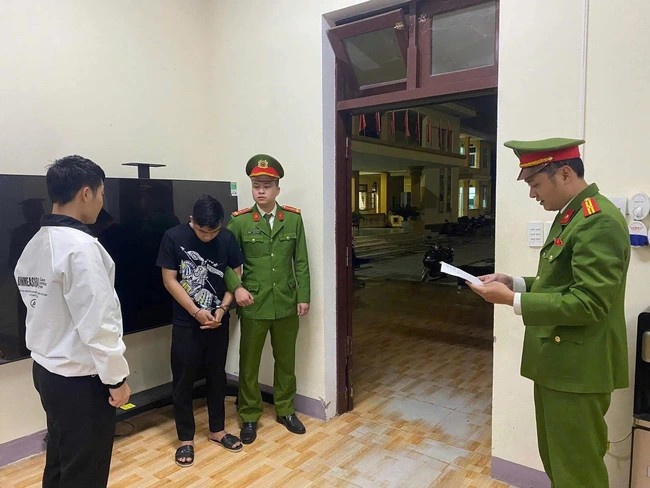 Trom oto,  Dua don ban gai anh 1