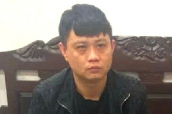 Bat 2 vu nhap canh trai phep, lo 'doc chieu' cat giau ma tuy tinh vi hinh anh