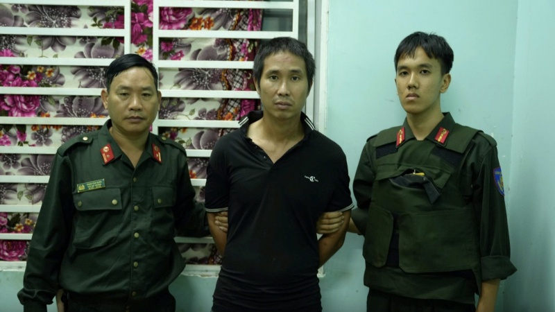 Truy to,  Le Sy Tung anh 1