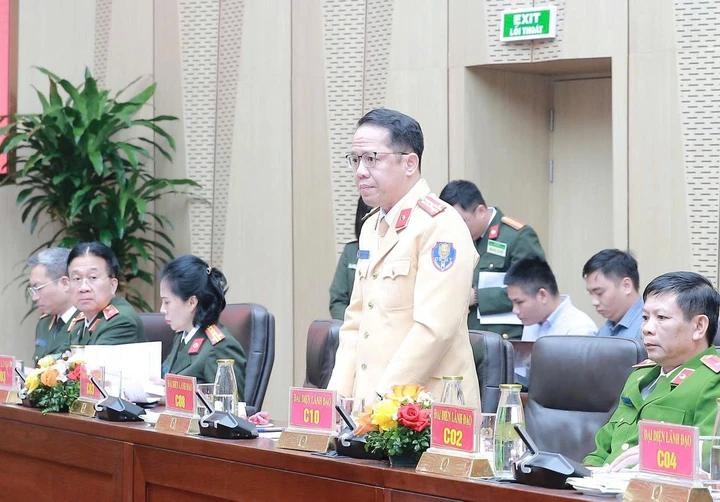 Co camera AI nhung van can CSGT kiem tra nong do con, xu ly tai trong hinh anh