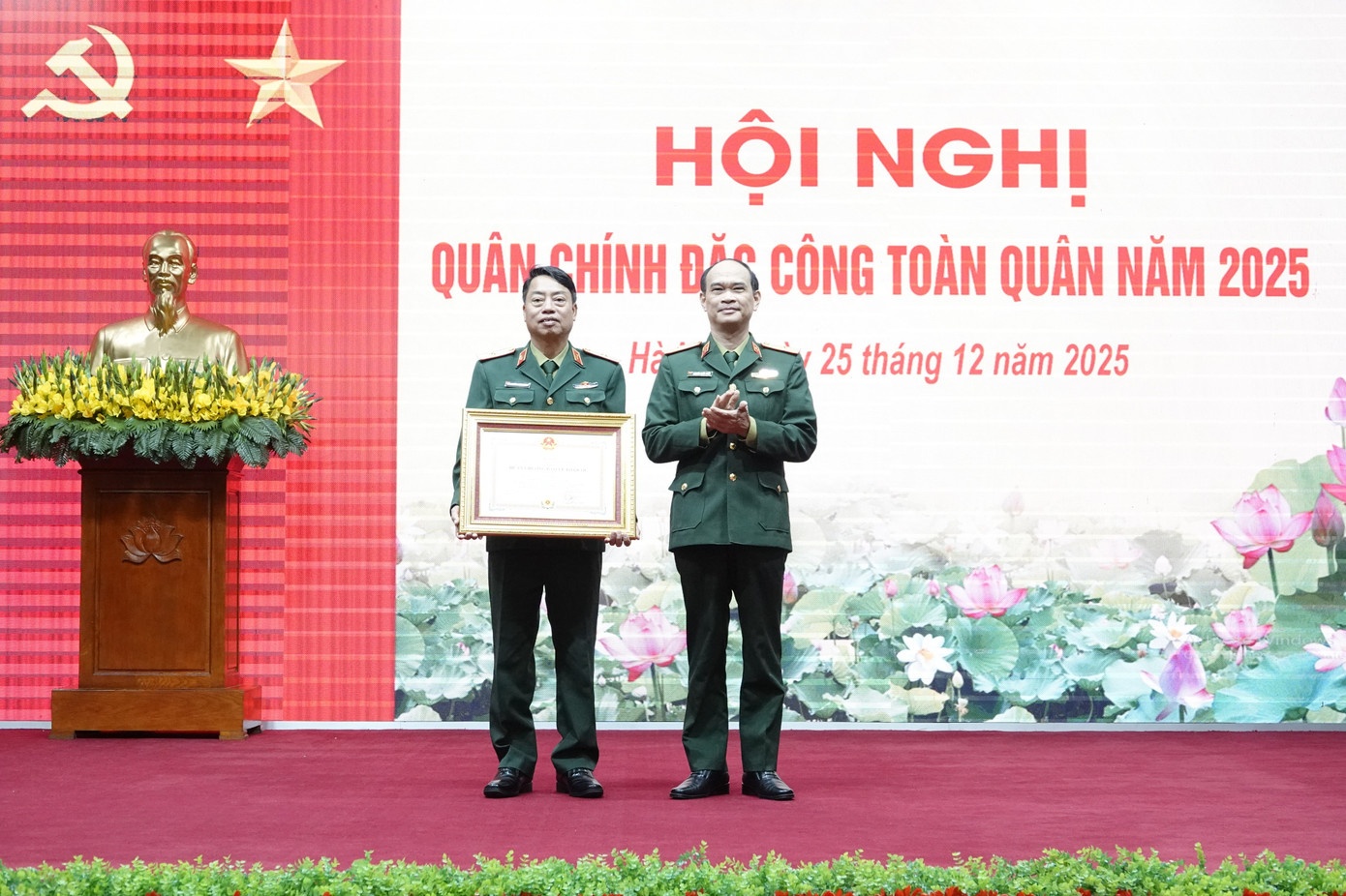 Dai hoi Dang XIV anh 9