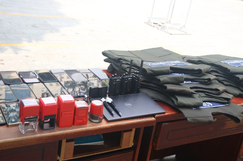 Bang nhom,  Doi no thue,  Nup bong doanh nghiep anh 7