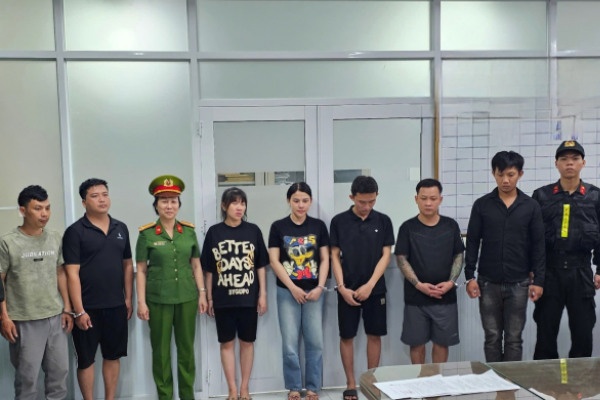 7 doi tuong dung hoa chat 'bien' thit heo thanh thit bo de truc loi hinh anh