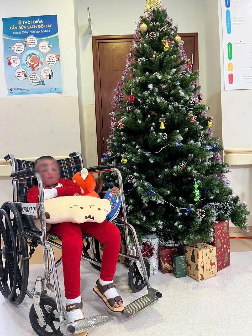 Be trai bong xang 80% anh 1