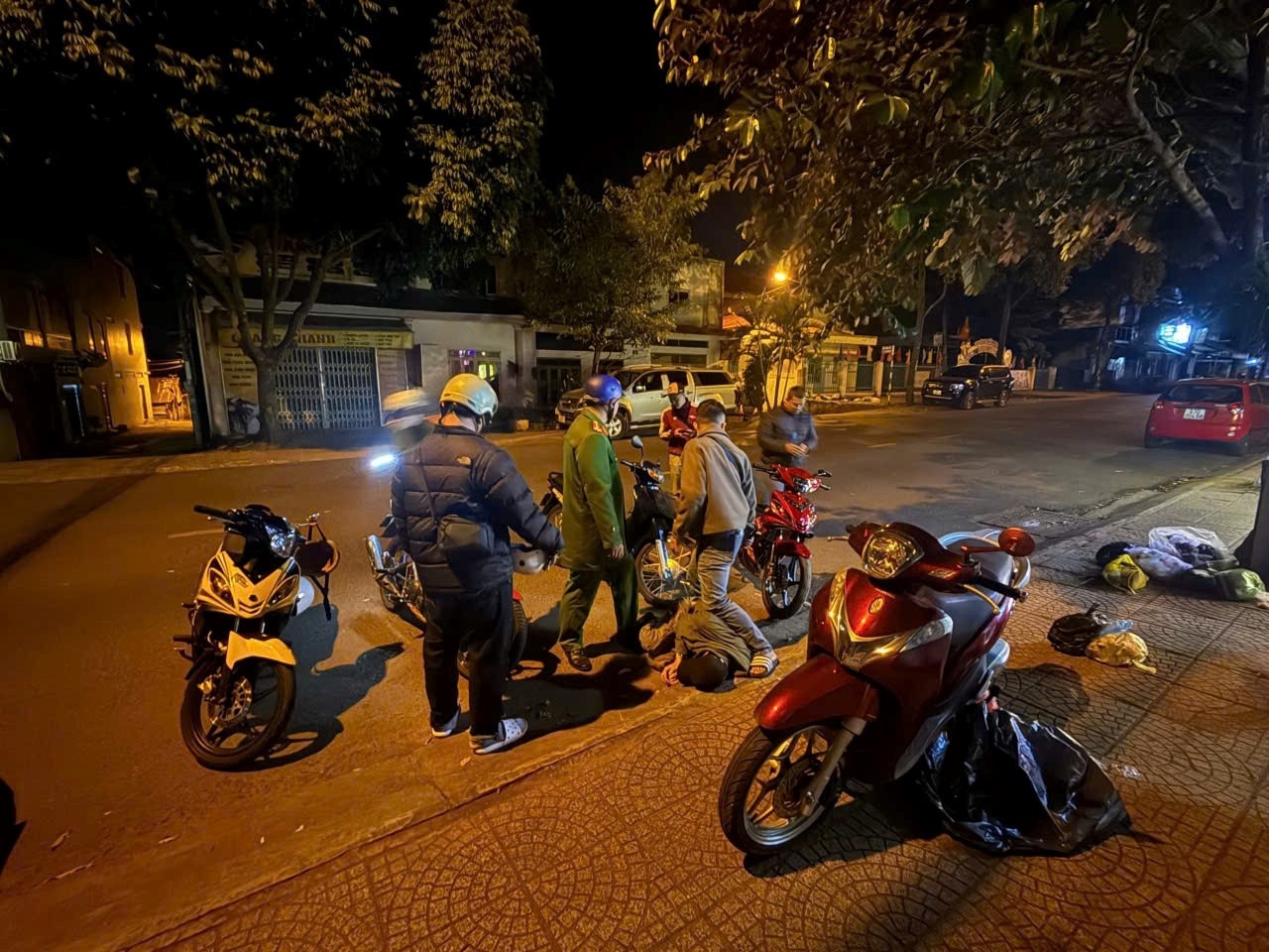 Doi tuong truy na anh 1