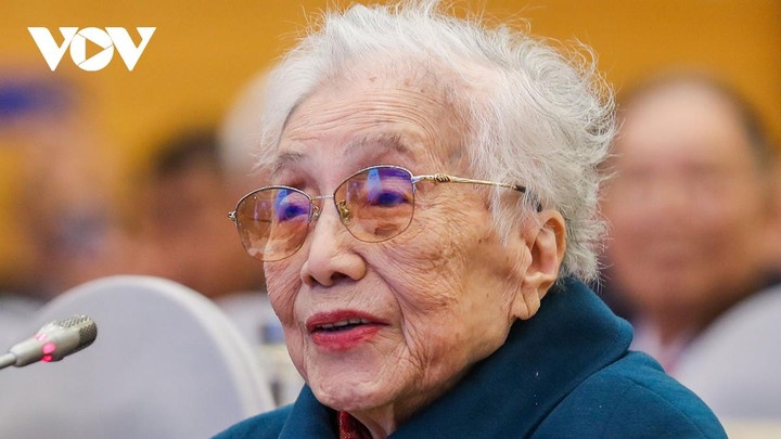 Anh hung Nguyen Thi Binh anh 1