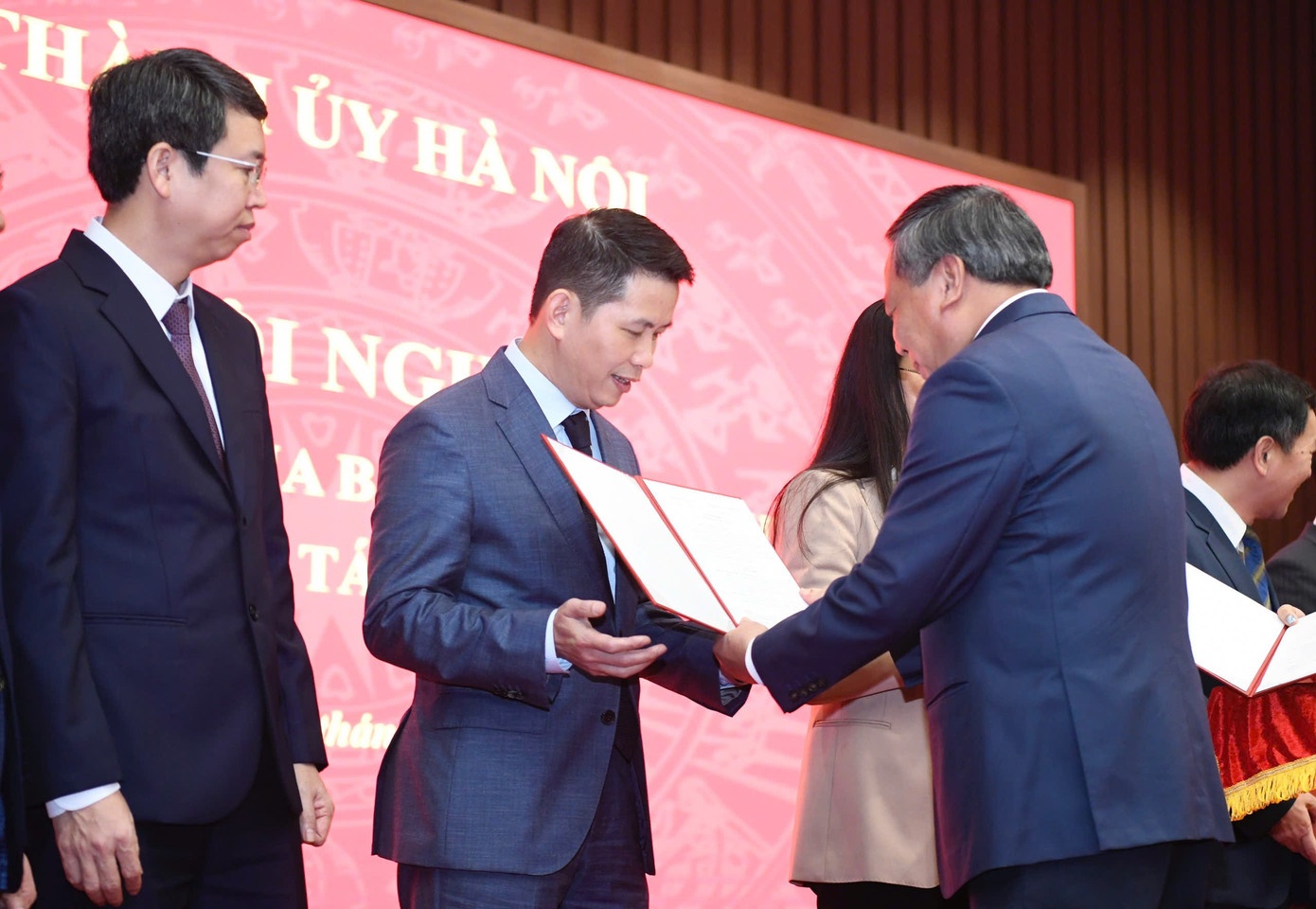 Thanh uy Ha Noi anh 1