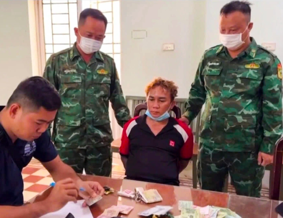 Lai oto Lexus,  tong tu vong,  em gai anh 1