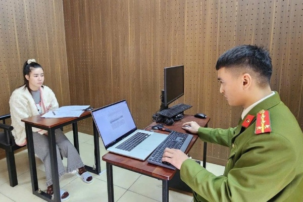 To chuc toi pham chiem doat hon 7.500 ty cua gan 3.000 phu nu don than hinh anh