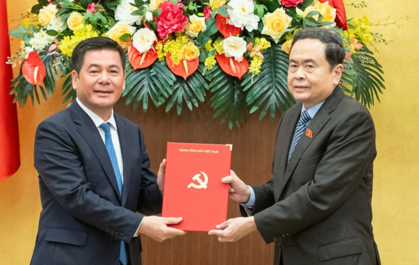 Ong Nguyen Hong Dien lam Pho Bi thu chuyen trach Dang uy Quoc hoi hinh anh