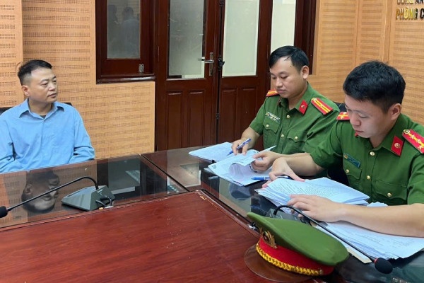 Shark Binh cung dong pham bi khoi to them toi 'Tron thue' hinh anh