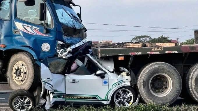 Tam giu khan cap tai xe oto gay tai nan lien hoan tren quoc lo 5 hinh anh