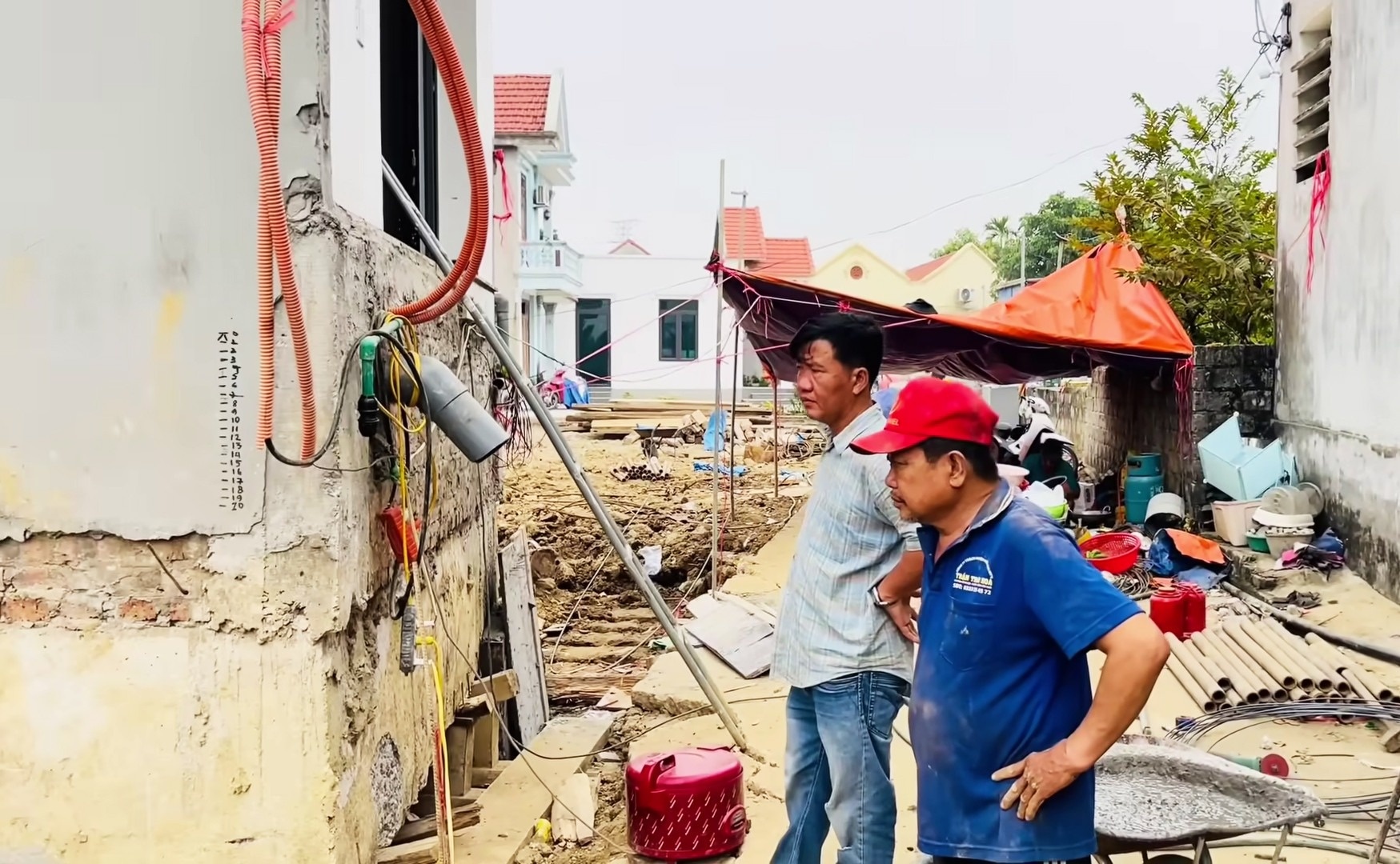 Tinh huong oai oam khi chuyen can nha xay nham o Hai Phong ve dung cho hinh anh