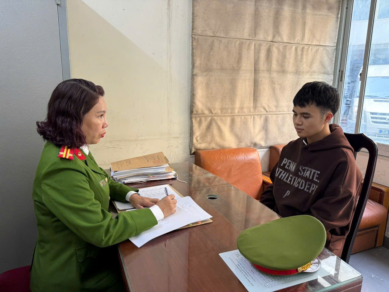 Buôn bán hàng cấm, pháo nổ ảnh 1 Buon ban hang cam, phao no anh 1