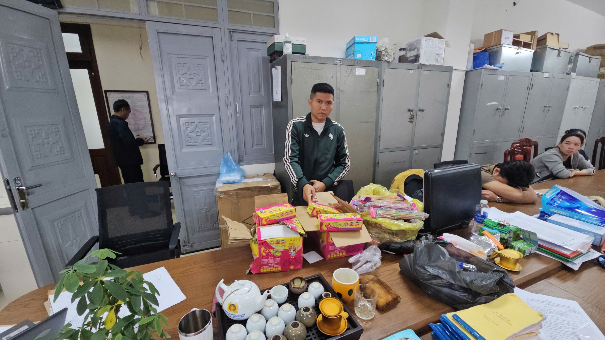 Buon ban hang cam,  phao no anh 5