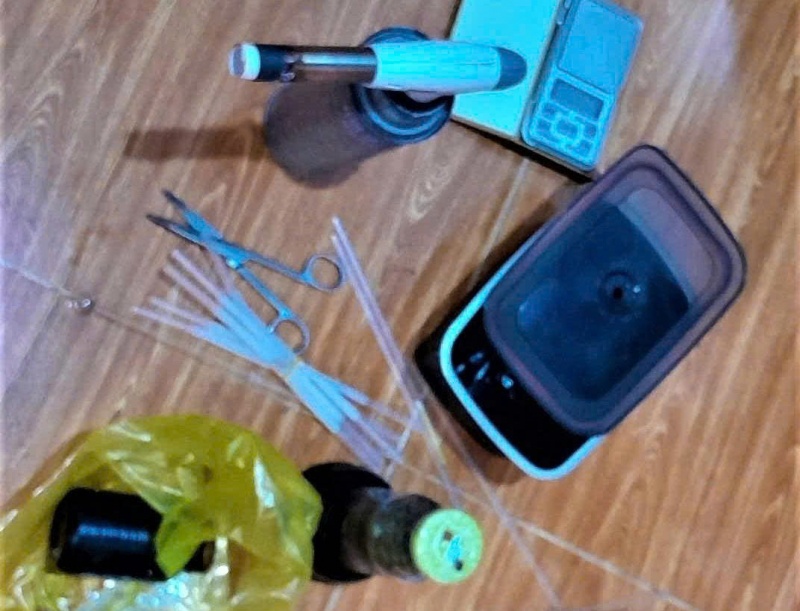 Bắt ma túy, Lòi ra súng ảnh 2 Bat ma tuy, Loi ra sung anh 2