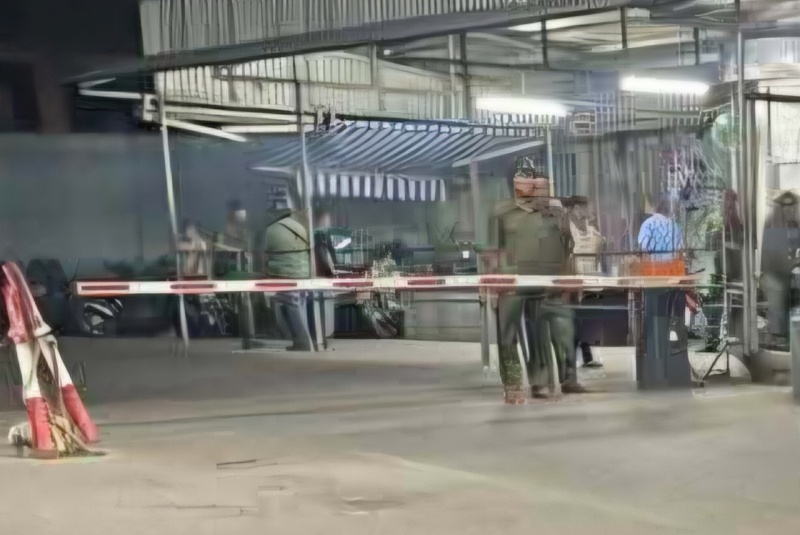 Truy bat thu pham dam tu vong bao ve tai khu vuc cong benh vien hinh anh