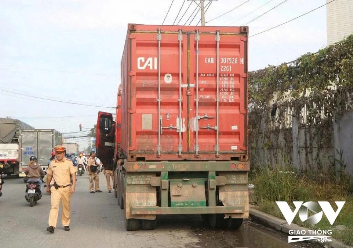 Hang tram tai xe anh 1