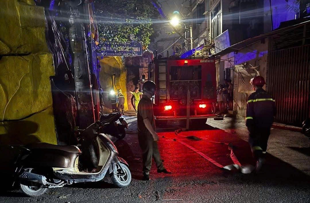 Chay chua Ky Quang 2 o TP.HCM, nhieu nguoi hoang loan thao chay hinh anh