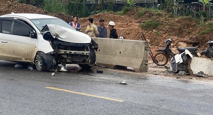 Gia dinh o Da Nang gap nan tren duong cao toc, be 9 thang tuoi tu vong hinh anh