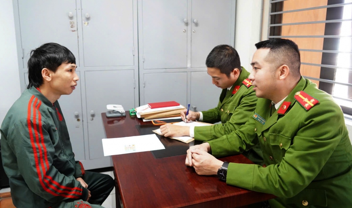 Van dong doi tuong truy na tron ben Thai Lan ve dau thu hinh anh