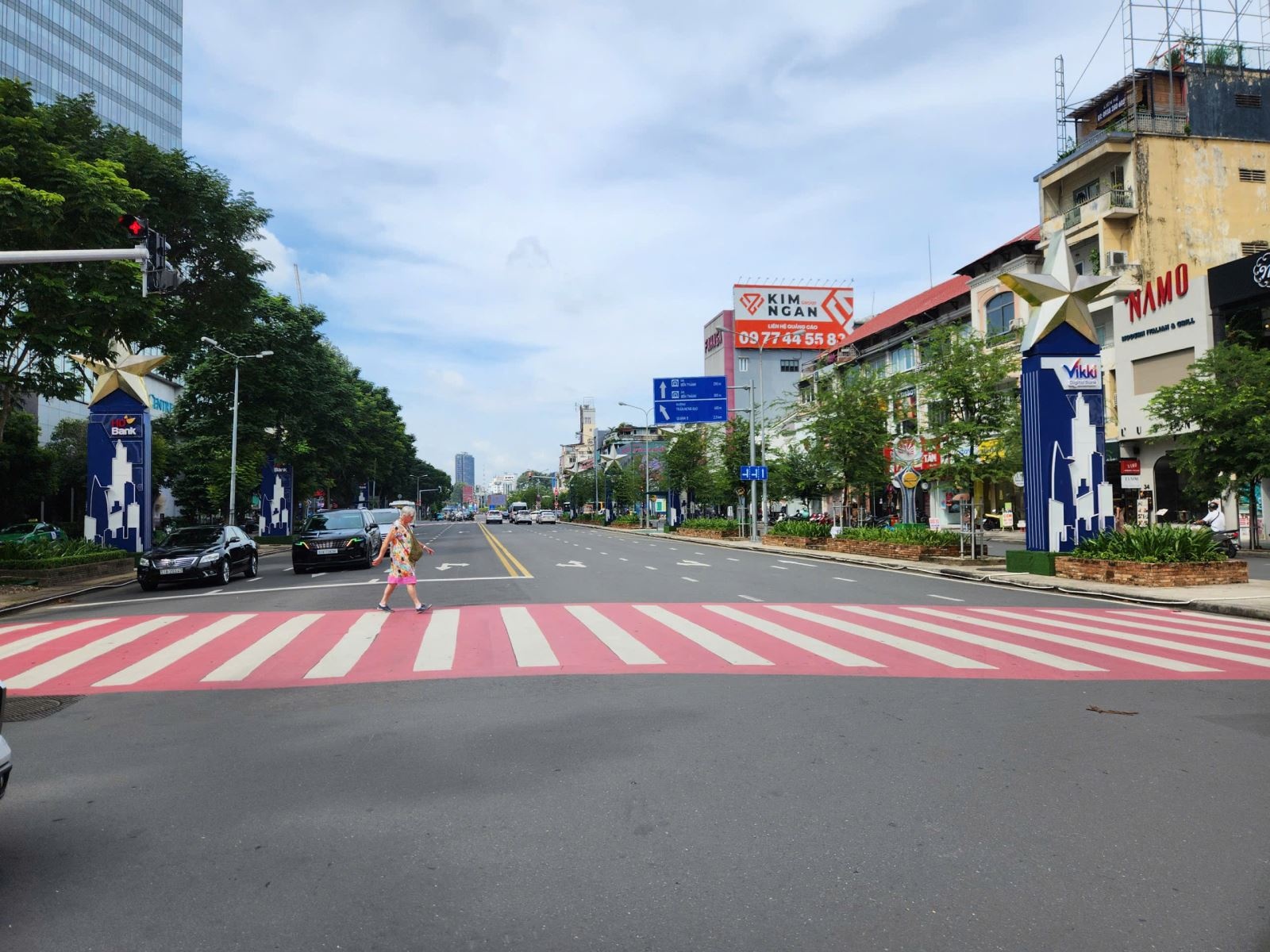 TP.HCM tam su dung lan oto duong Le Loi de kham benh mien phi hinh anh