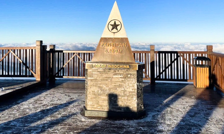 Nhiet do giam xuong 0°C, bang trang xuat hien tren dinh Fansipan hinh anh