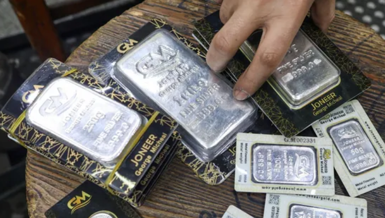 Lo dien hai kim loai quy co muc tang gap doi vang trong nam 2025 hinh anh