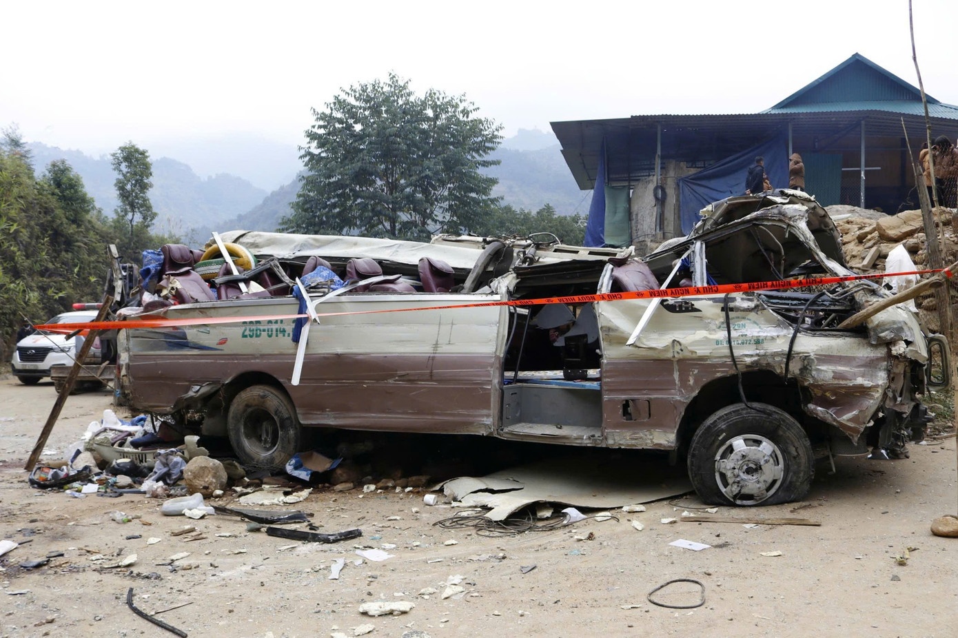 Lật xe từ thiện ảnh 6 Lat xe tu thien anh 6