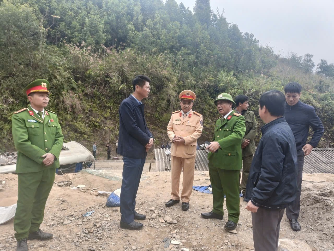 Lat xe tu thien anh 8