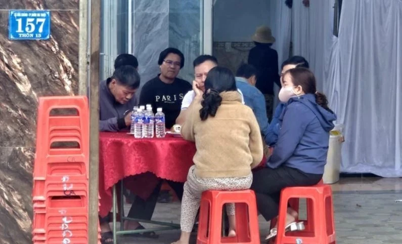 Vu chay 4 nguoi tu vong: ‘Toi gao goi ten con, chau trong vo vong’ hinh anh