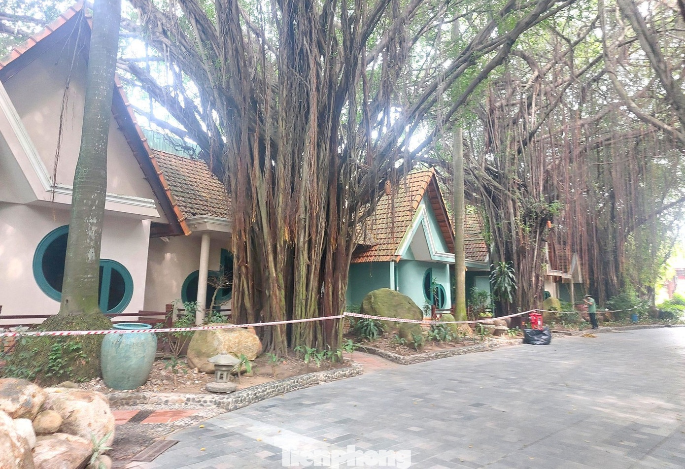 Phong toa Resort Phuong Nam anh 1