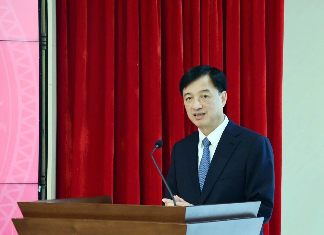 Nguyen Thanh Long Ha Noi anh 2