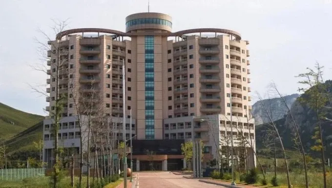 Han Quoc: Trieu Tien pha huy hoan toan trung tam doan tu gia dinh ly tan hinh anh