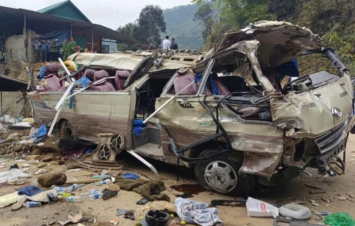 Hien truong vu lat xe tham khoc khien 9 nguoi tu vong hinh anh