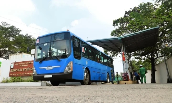 Tin moi vu 500 xe buyt nguy co ngung chay o TP.HCM hinh anh