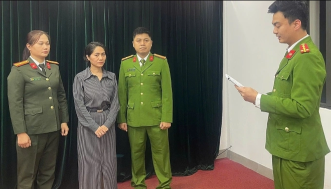 Nha san xuat 'Ve day bon canh chim troi' doi mat hinh thuc xu ly nao? hinh anh