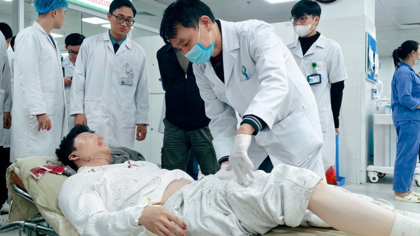 No luc cap cuu anh 1