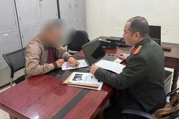 Chia se bai viet cua Le Trung Khoa, 2 nguoi o Hai Phong bi xu phat hinh anh