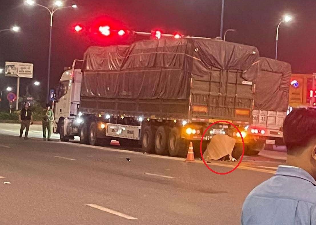 Tin moi nhat vu nguoi phu nu tu vong truoc cua phong tro o TP.HCM hinh anh