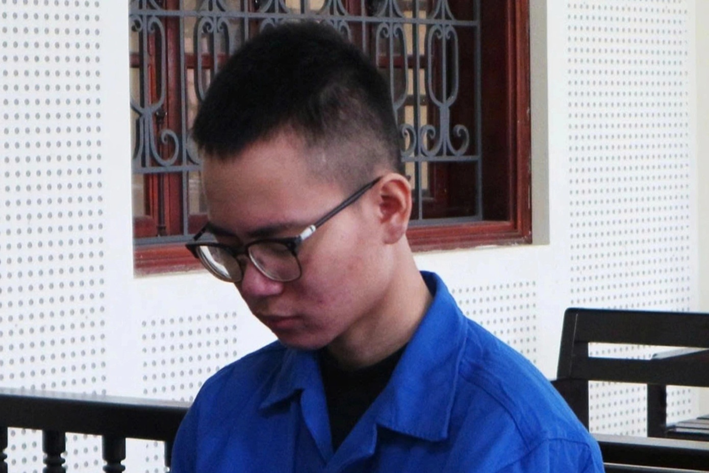 Cai chet bi an cua nguoi ba va nhung giot nuoc mat muon mang hinh anh