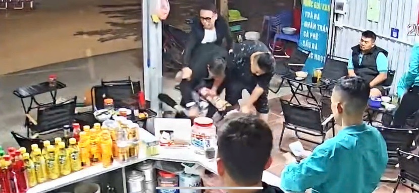 Bat khan cap,  3 doi tuong anh 2