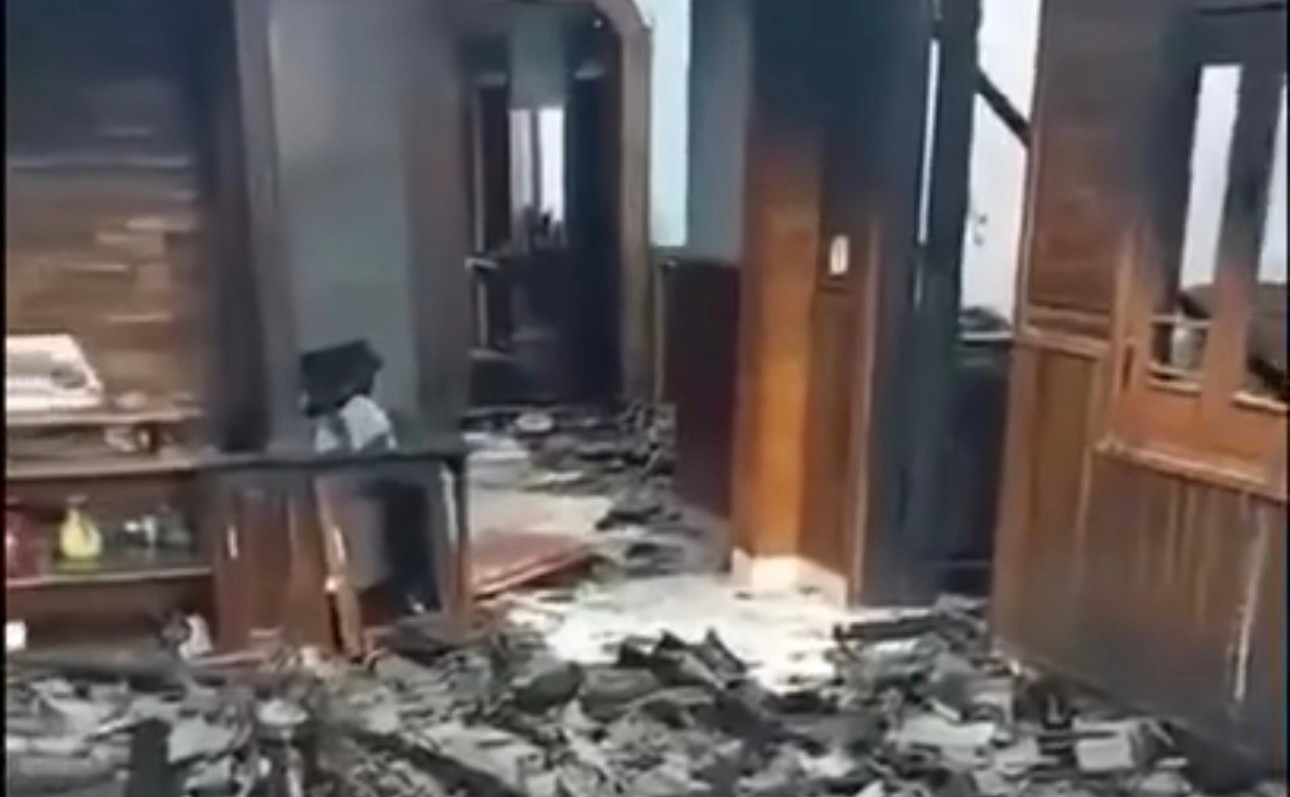 Nghi an nghich tu dot nha: Cong an da dua doi tuong di cai nghien hinh anh