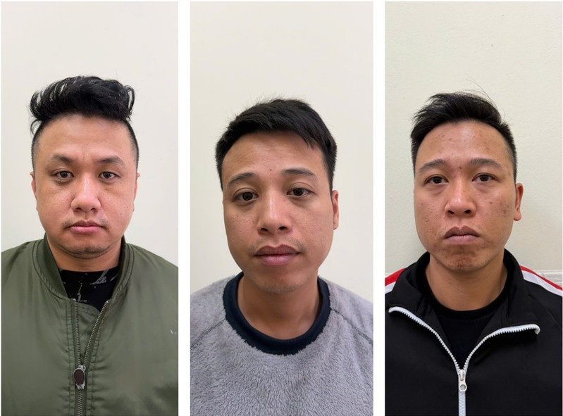 Bat khan cap,  3 doi tuong anh 1