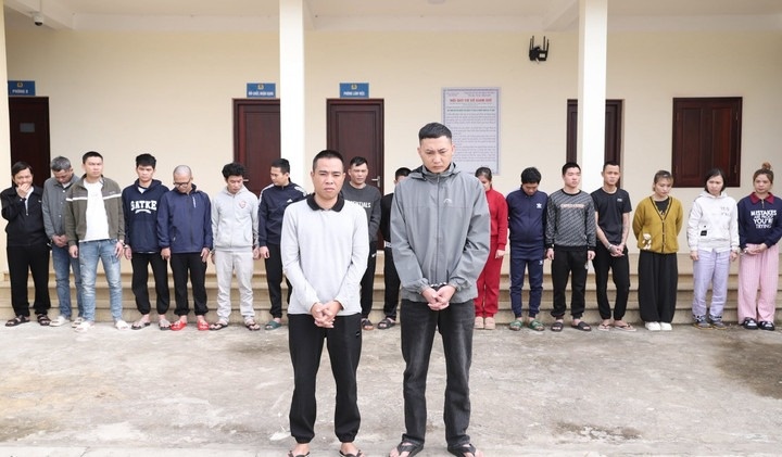 Cong an pha duong day lua dao 120 ty dong xuyen quoc gia hinh anh