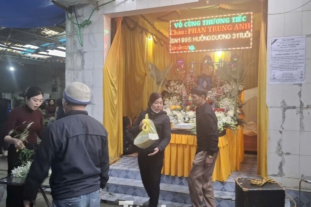 Xot xa dam tang co giao tre tu vong trong vu lat xe o Lao Cai hinh anh